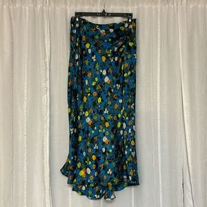 Low rise silk skirt